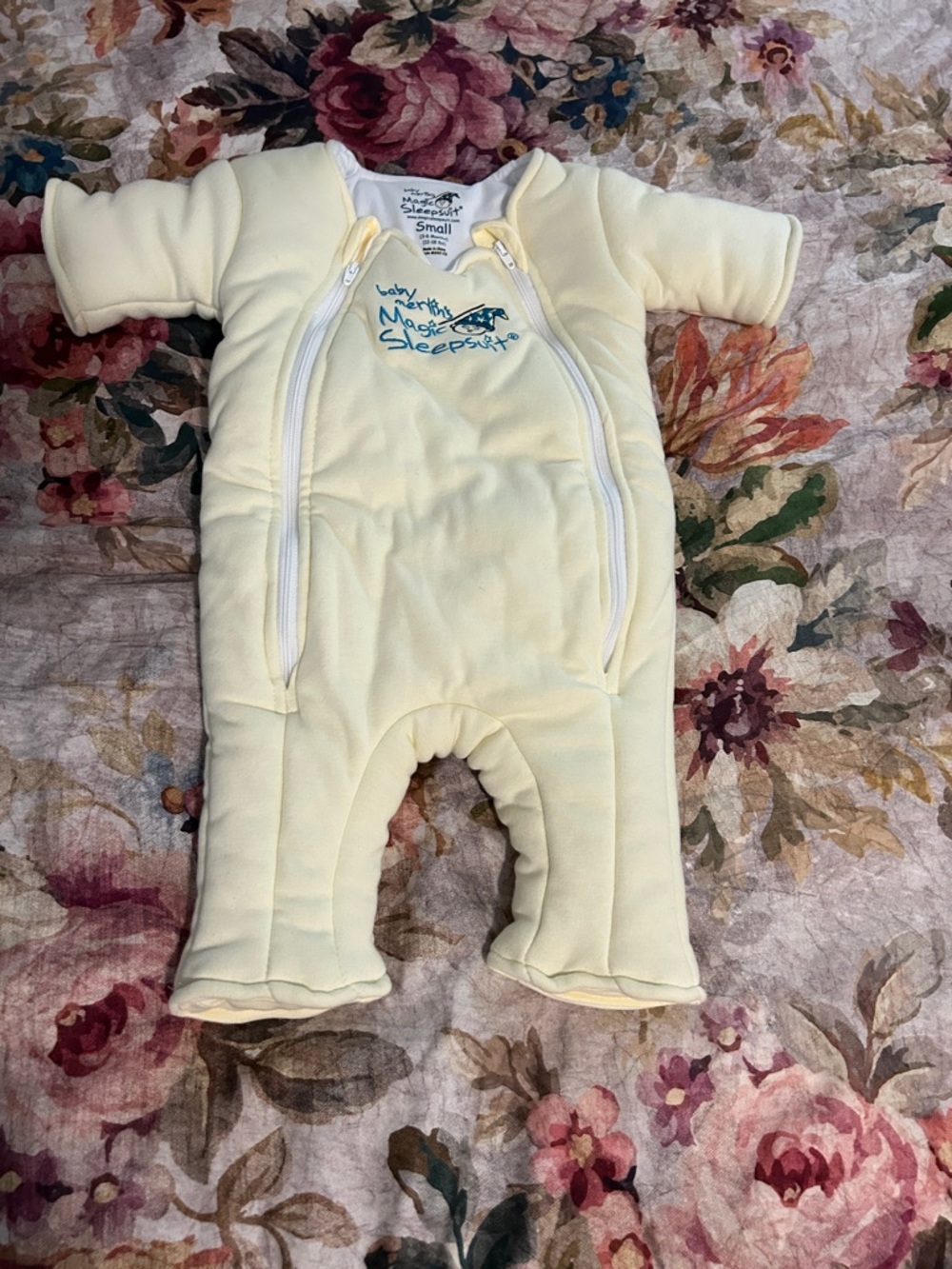 Sleepsuit Baby Padded One-Piece in Pale Yellow - Small está nuevo